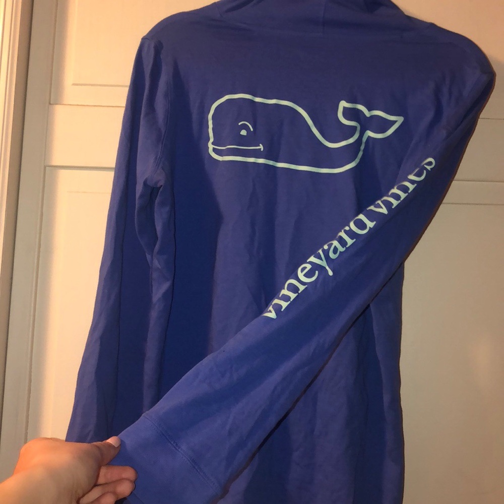 Hooded Vineyard Vines sweatshirt